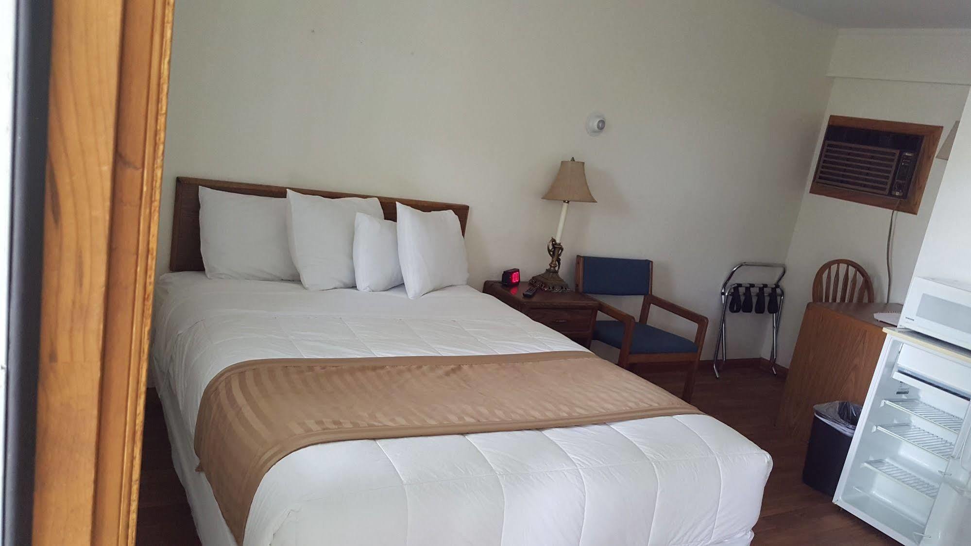 Budget Host Inn Детройт-Лейкс Экстерьер фото